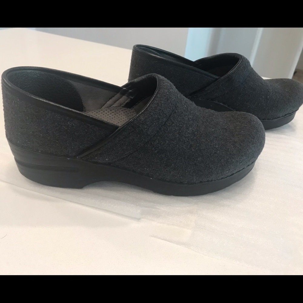Dansko vegan clog in grey flannel fabric, Euro size 39 / US 8.5
